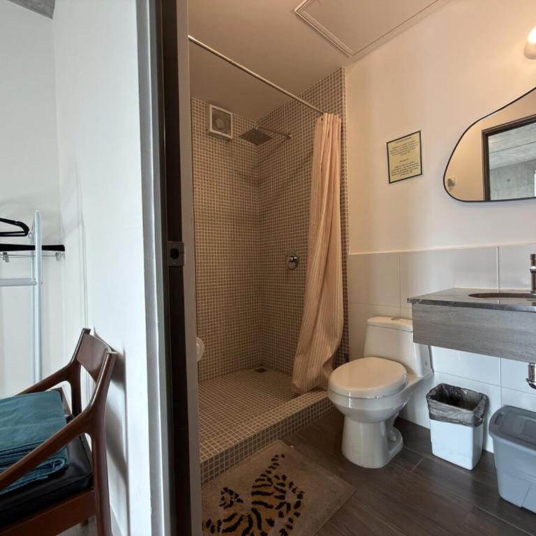 Dpto céntrico con Piscina y Gym - Two-Bedroom Apartment with Balcony - 16