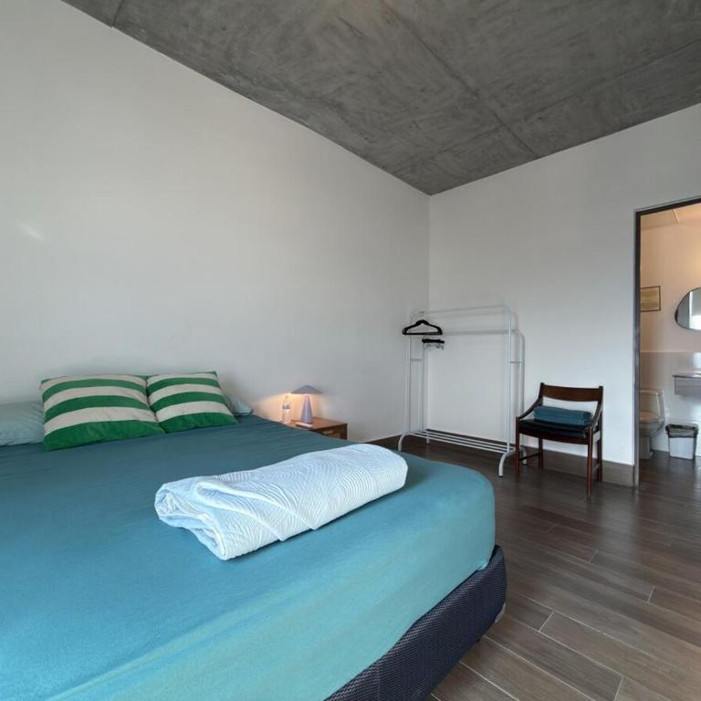 Dpto céntrico con Piscina y Gym - Two-Bedroom Apartment with Balcony - 32