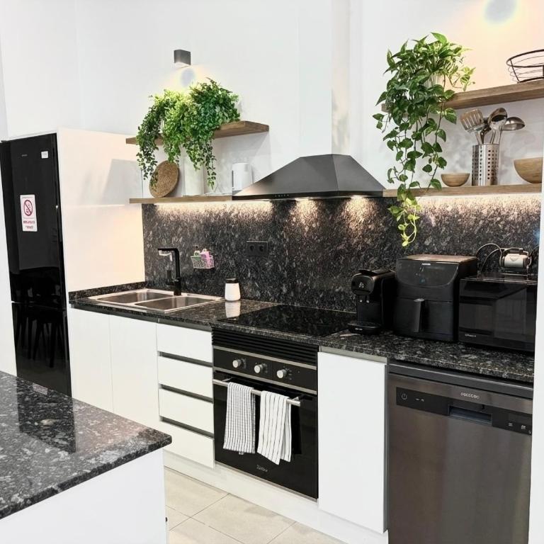 Across from the Turia Modern City Stay - Two-Bedroom Apartment - 20