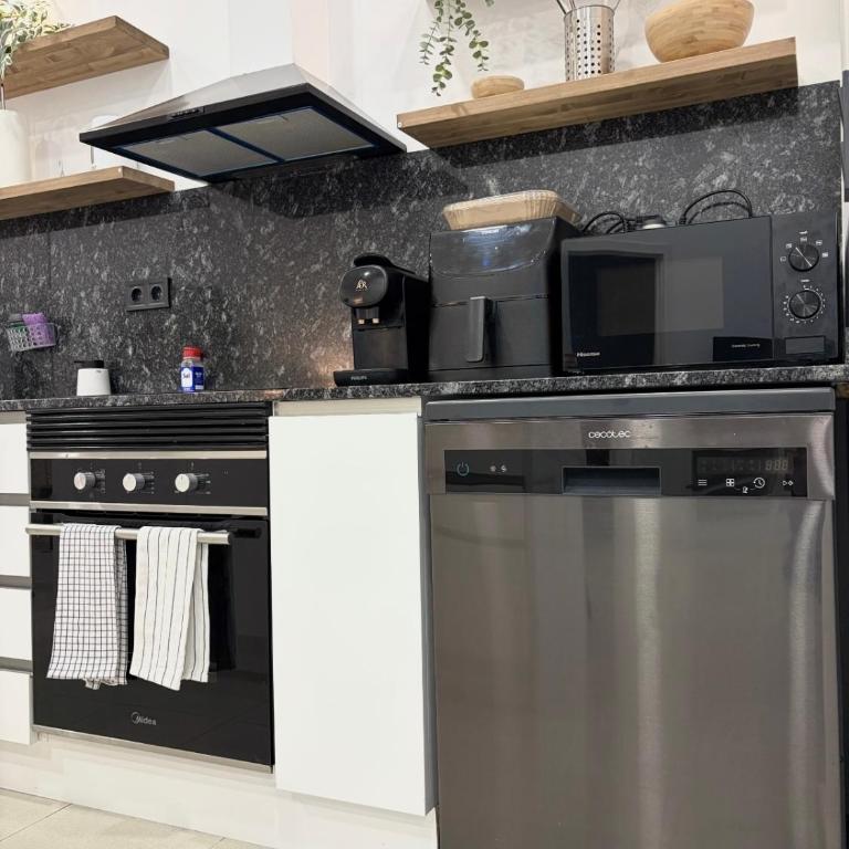 Across from the Turia Modern City Stay - Two-Bedroom Apartment - 24