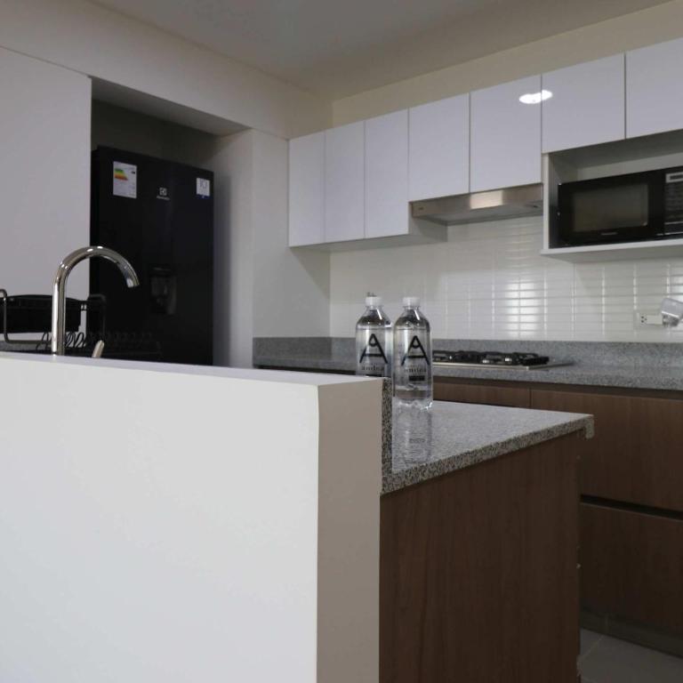 Stunning 2BR with Balcony & City Views - Two-Bedroom Deluxe Apartment with Balcony - 3