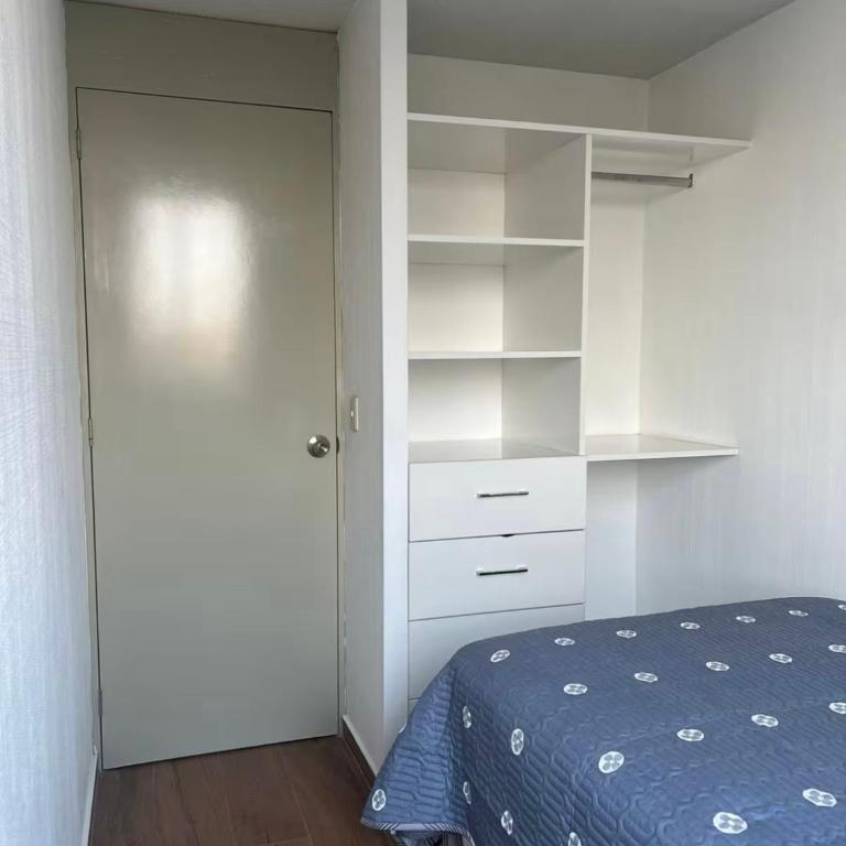 Departamento cómodo a 20 minutos del aeropuerto - Three-Bedroom Apartment - 9