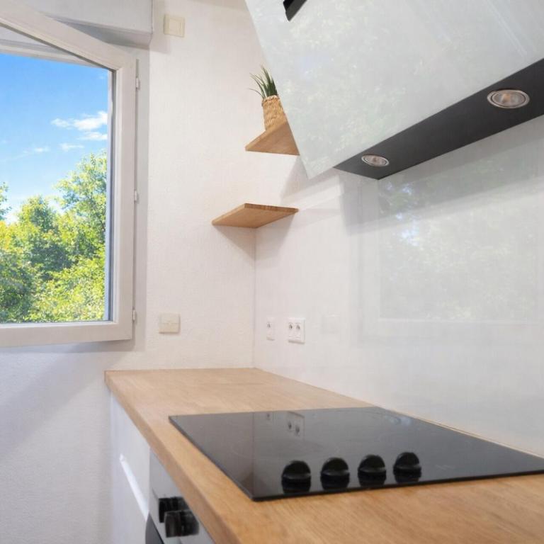 T2 de 56m2 - Genève à 5 min- Parking Privé Gratuit - Appartement 1 Chambre - 11