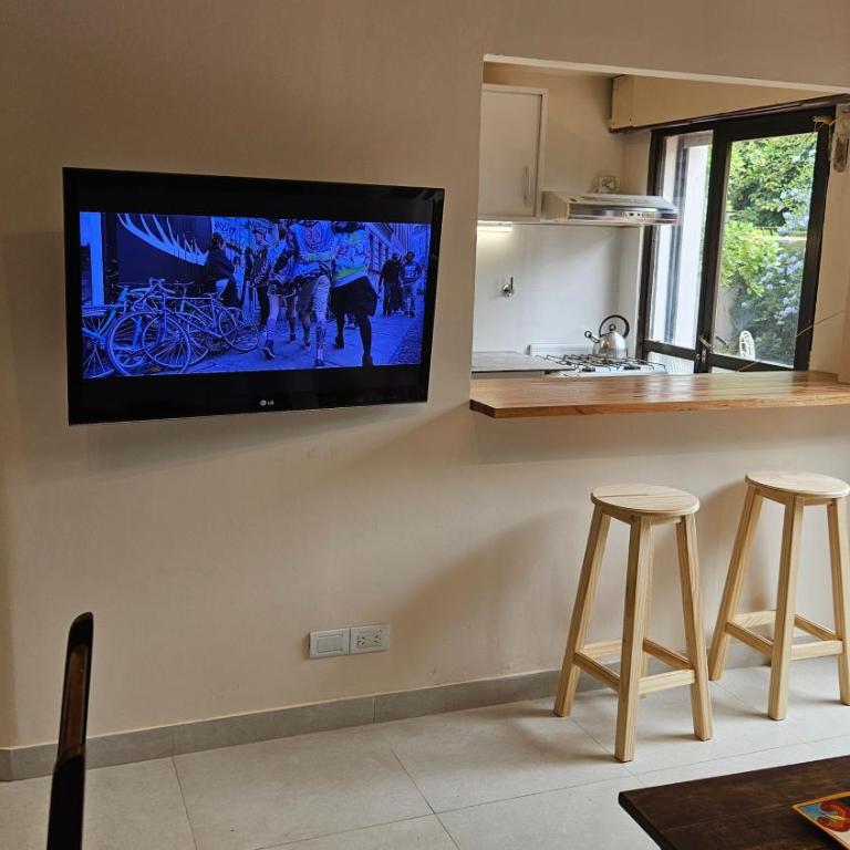 Excelente Departamento Azcuenaga - Two-Bedroom Apartment - 4