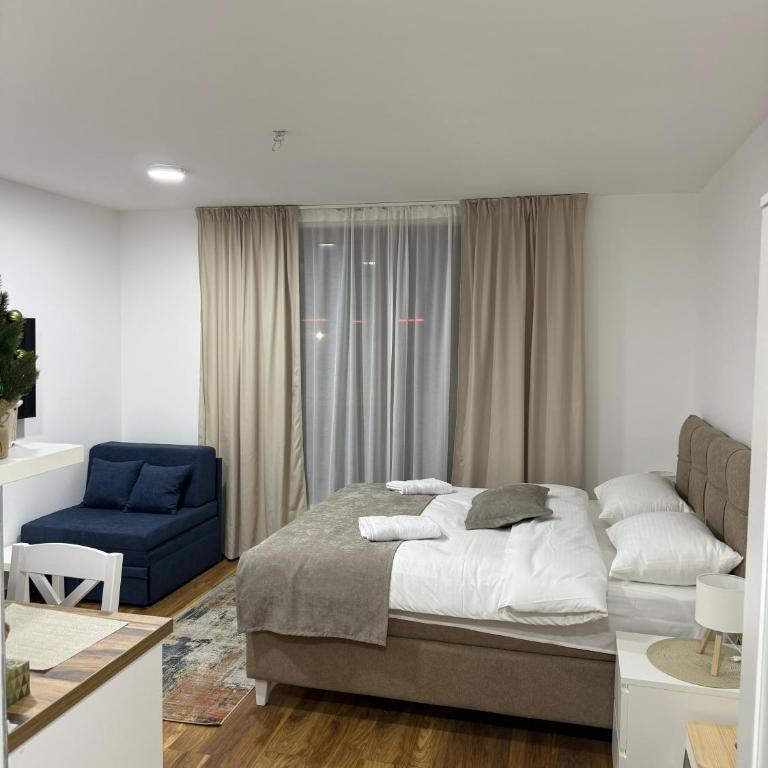 President Kop - Economy Triple Room - 1