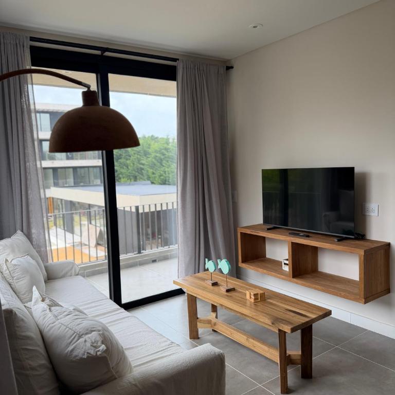 Departamento 3 Ambientes con Balcón - Two-Bedroom Apartment - 9