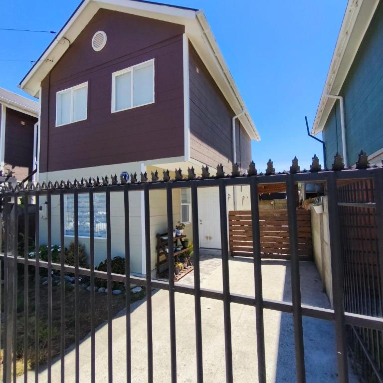 Casa con Terraza y Quincho en Valdivia - Three-Bedroom House - 10