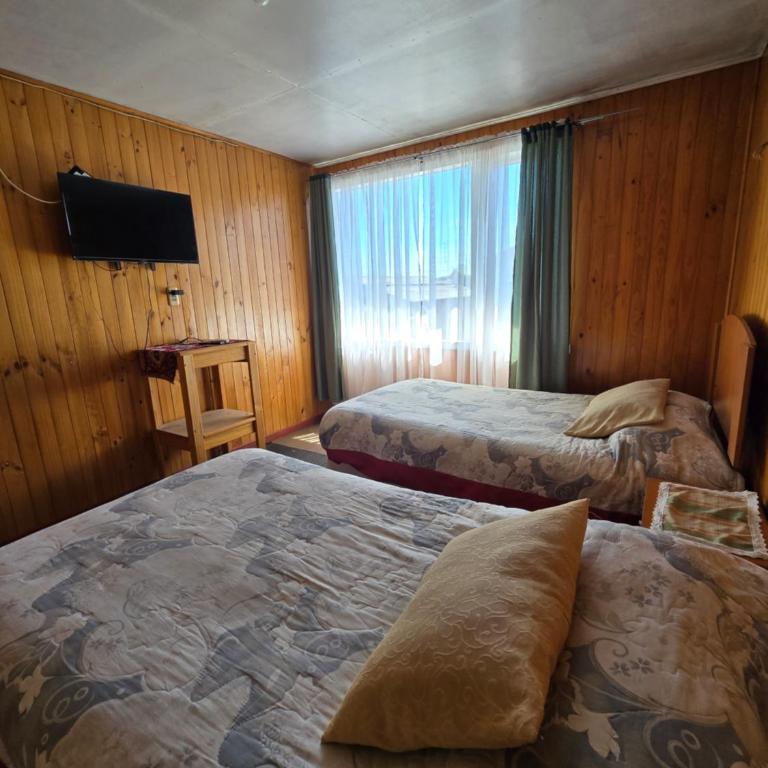 Hotel Bahia - Twin Room with Shared Bathroom - 2