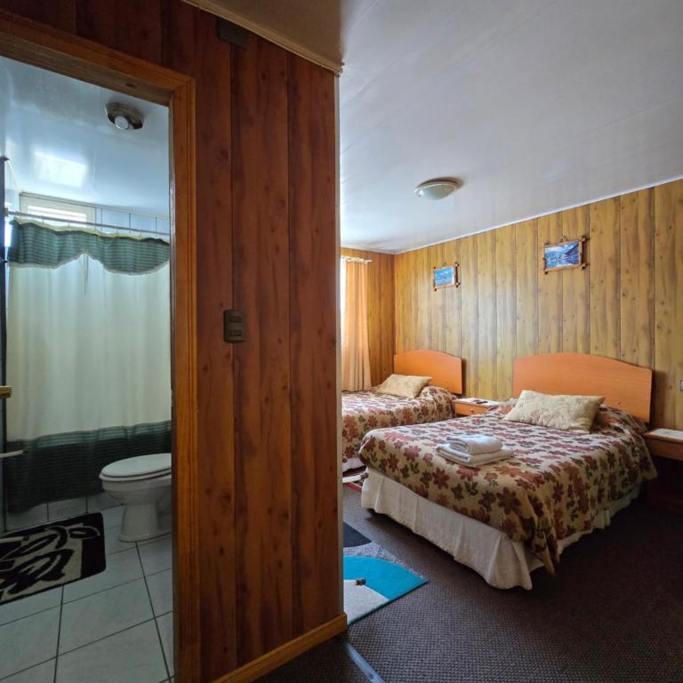 Hotel Bahia - Twin Room with Private Bathroom - 3
