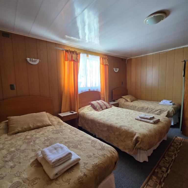 Hotel Bahia - Triple Room with Private Bathroom - 1