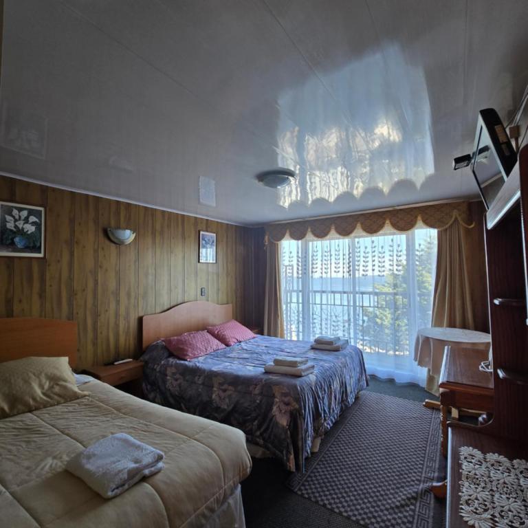 Hotel Bahia - Family Room with Balcony - 1