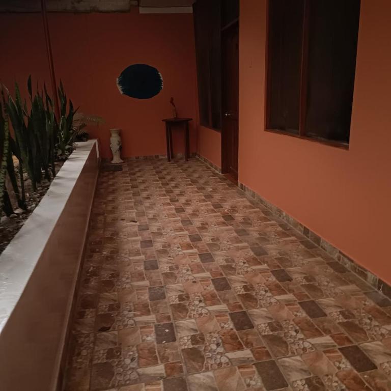 Casa Familiar con piscina - Three-Bedroom Apartment - 10