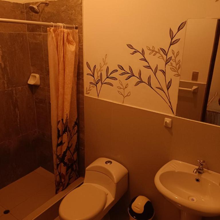 Casa Familiar con piscina - Three-Bedroom Apartment - 11