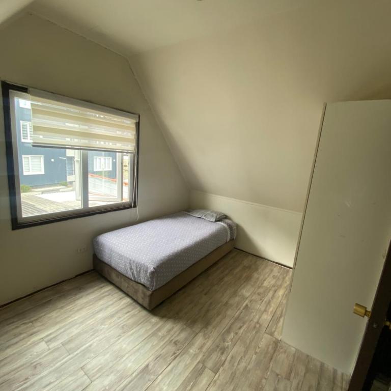 Bella casa con excelente ubicación en Puerto Montt - Three-Bedroom House - 11