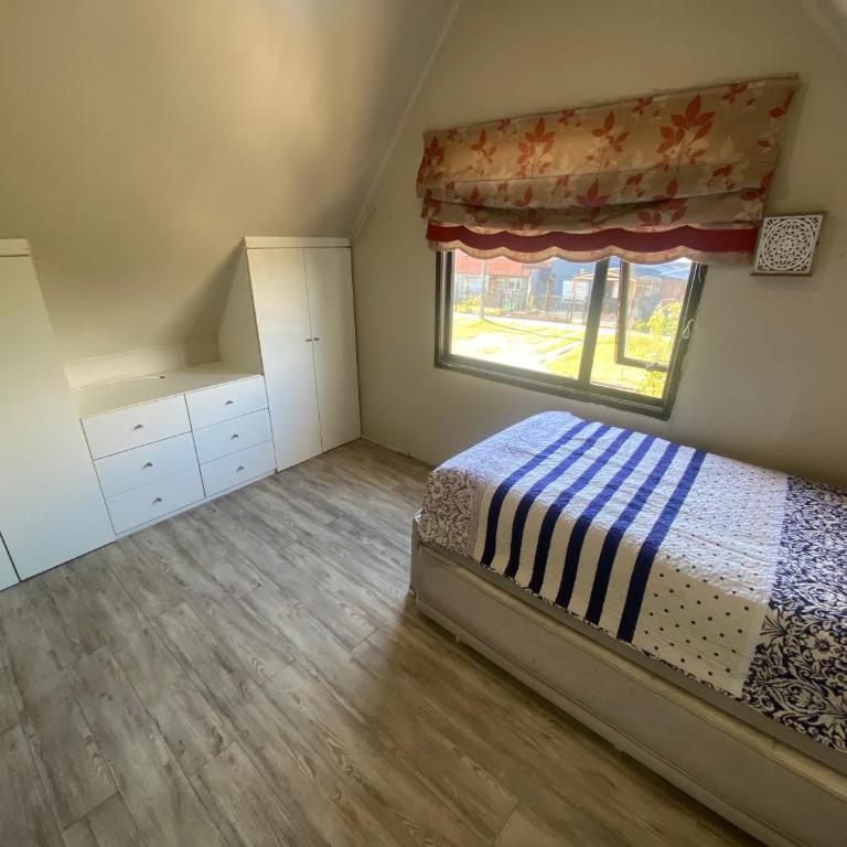 Bella casa con excelente ubicación en Puerto Montt - Three-Bedroom House - 10