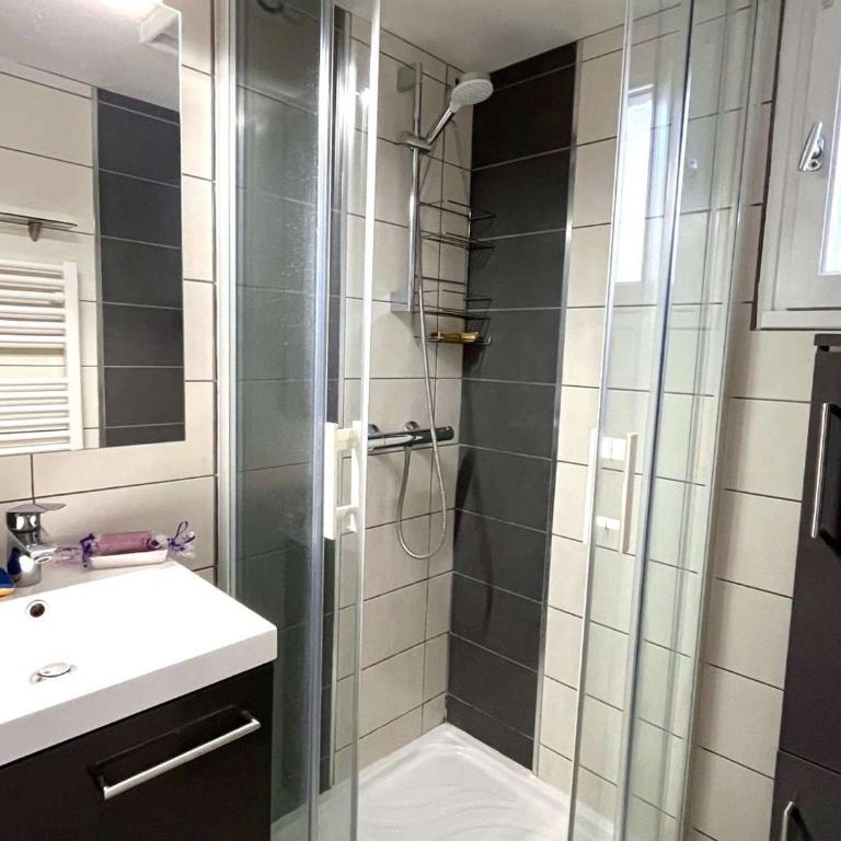 Studio mezzanine climatisé pour 5 avec parking, à 800m de la plage - FR-1-607-238 - Apartment - 13