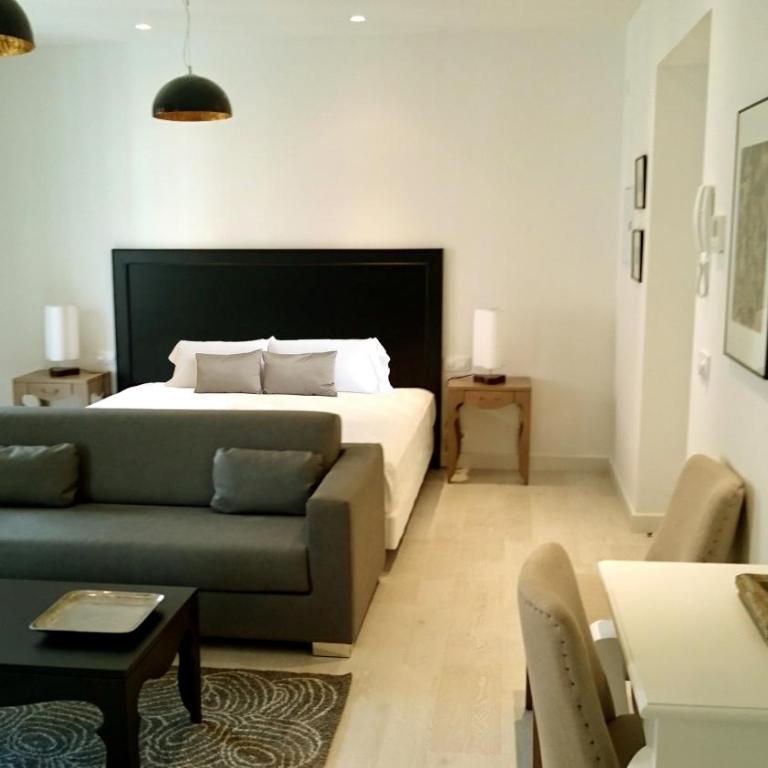 El Armador Casa Palacio by Luxury Suites Cádiz - Estudio Deluxe con balcón - 10