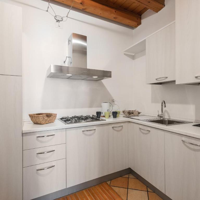 Dimore Verona - Apartment with Balcony - Dimora Leoni - via Leoni 15 - 6