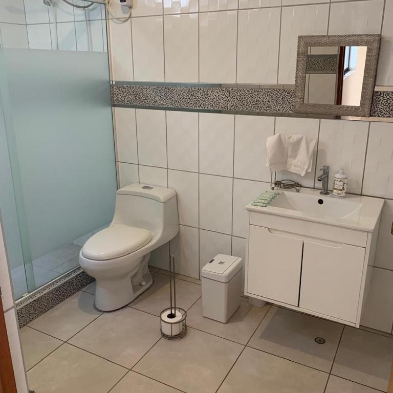 Apartamento cerca a lugares turísticos en Ica para 5 personas - Three-Bedroom Apartment - 16