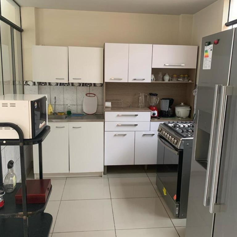 Apartamento cerca a lugares turísticos en Ica para 5 personas - Three-Bedroom Apartment - 8