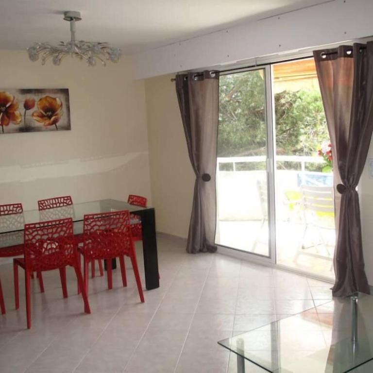 APARTMENT T3 - Private parking - 300 m SEA & BEACH - Two-Bedroom Apartment - 1