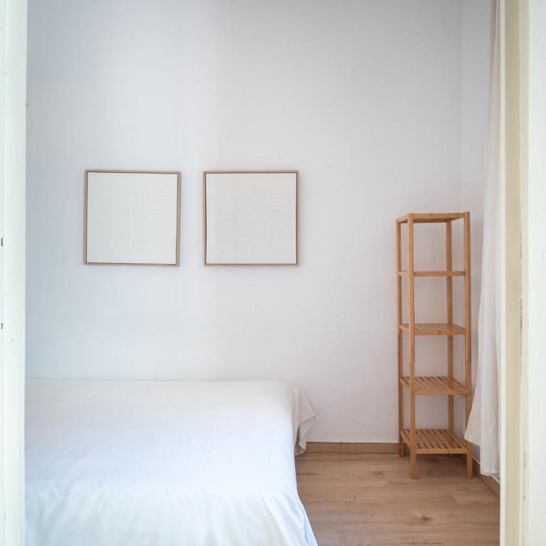 Charm and Comfort in the Heart of Sant Antoni, Barcelona - Two-Bedroom Apartment - 5