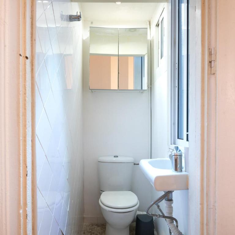 Charm and Comfort in the Heart of Sant Antoni, Barcelona - Two-Bedroom Apartment - 19