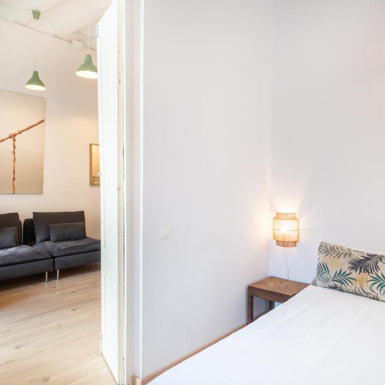 Charm and Comfort in the Heart of Sant Antoni, Barcelona - Two-Bedroom Apartment - 7