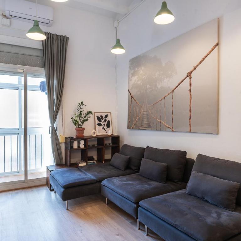 Charm and Comfort in the Heart of Sant Antoni, Barcelona - Two-Bedroom Apartment - 2