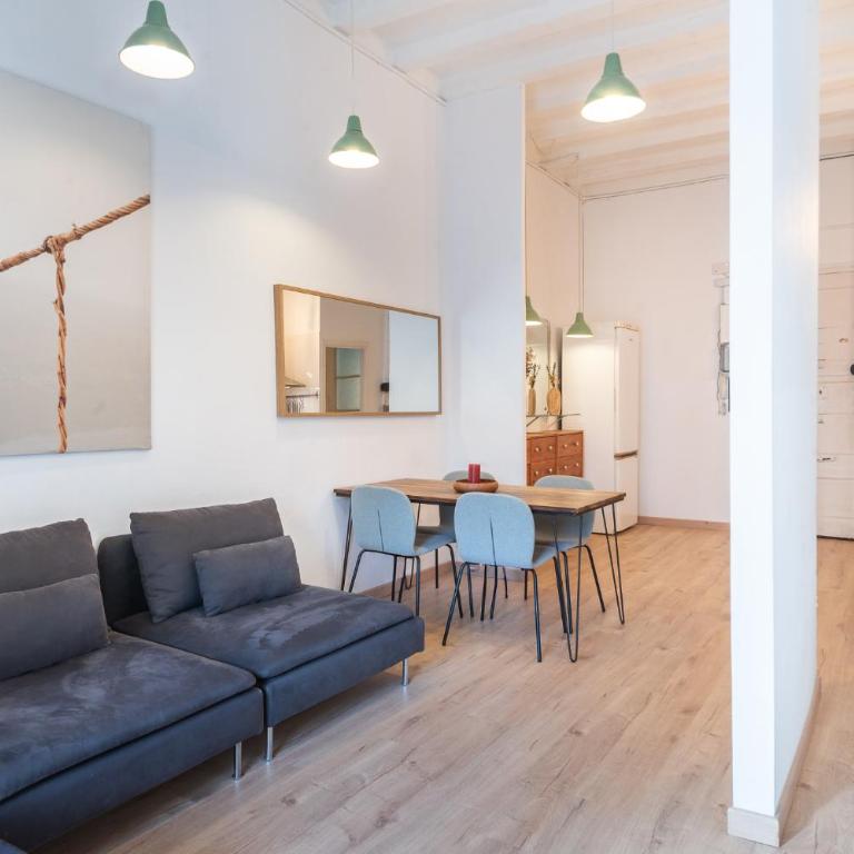 Charm and Comfort in the Heart of Sant Antoni, Barcelona - Two-Bedroom Apartment - 1