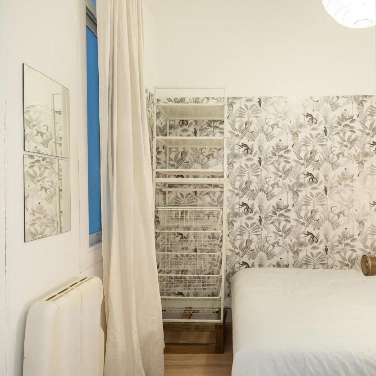 Charm and Comfort in the Heart of Sant Antoni, Barcelona - Two-Bedroom Apartment - 17