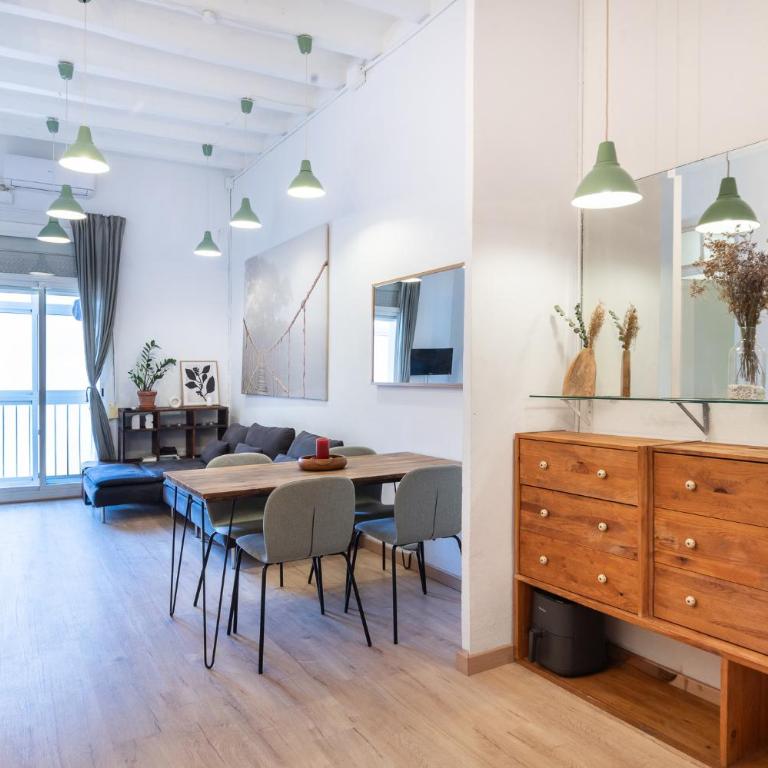 Charm and Comfort in the Heart of Sant Antoni, Barcelona - Two-Bedroom Apartment - 21
