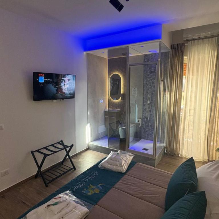 La Via di Mezzo 2 Apartments - Two-Bedroom Apartment with Balcony - 16