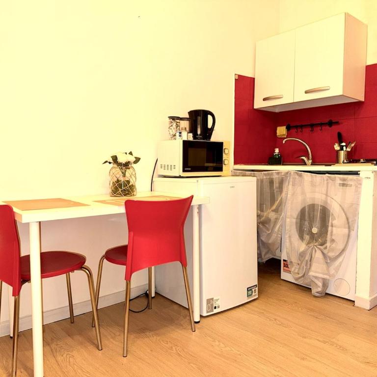 Studio in centro a due passi dalla metro - Appartamento con 1 Camera da Letto - 4