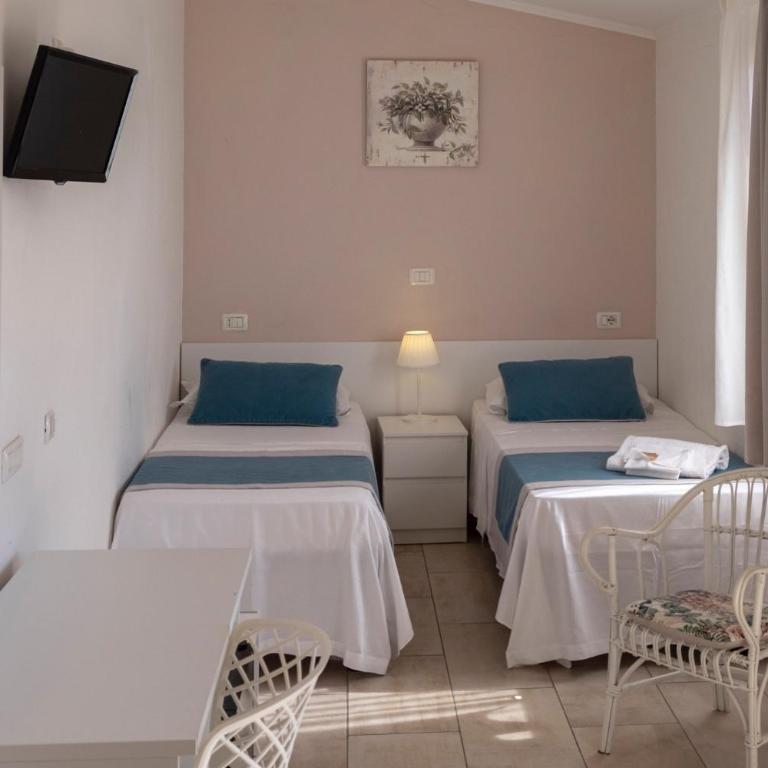 Hotel Paradiso - Camera Doppia con Letti Singoli con Balcone - 3