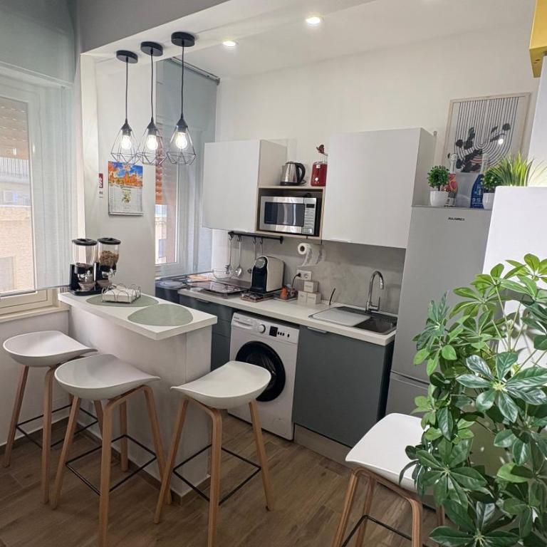 La Via di Mezzo 2 Apartments - Two-Bedroom Apartment with Balcony - 7