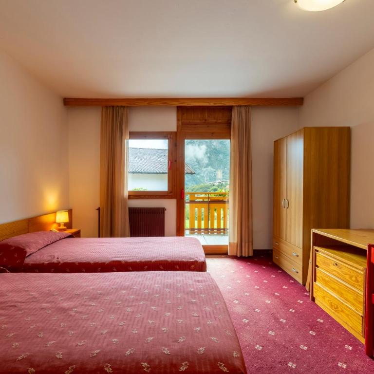 Beohotel - Habitación Cuádruple con vistas a la montaña - 1