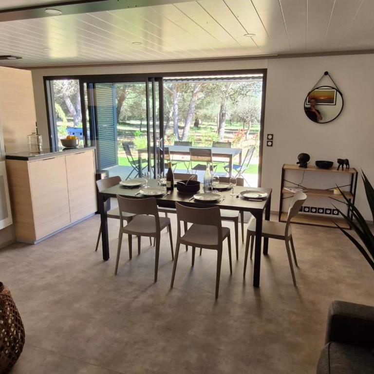 Cottage premium au cœur de la pinède, idéal pour des vacances en familles et entre amis - Maison 2 Chambres - 4