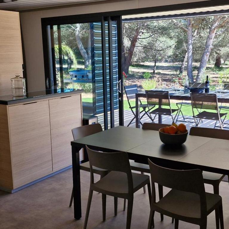 Cottage premium au cœur de la pinède, idéal pour des vacances en familles et entre amis - Maison 2 Chambres - 3