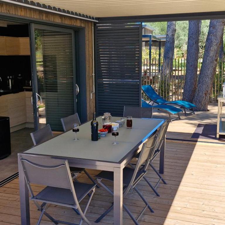 Cottage premium au cœur de la pinède, idéal pour des vacances en familles et entre amis - Maison 2 Chambres - 13