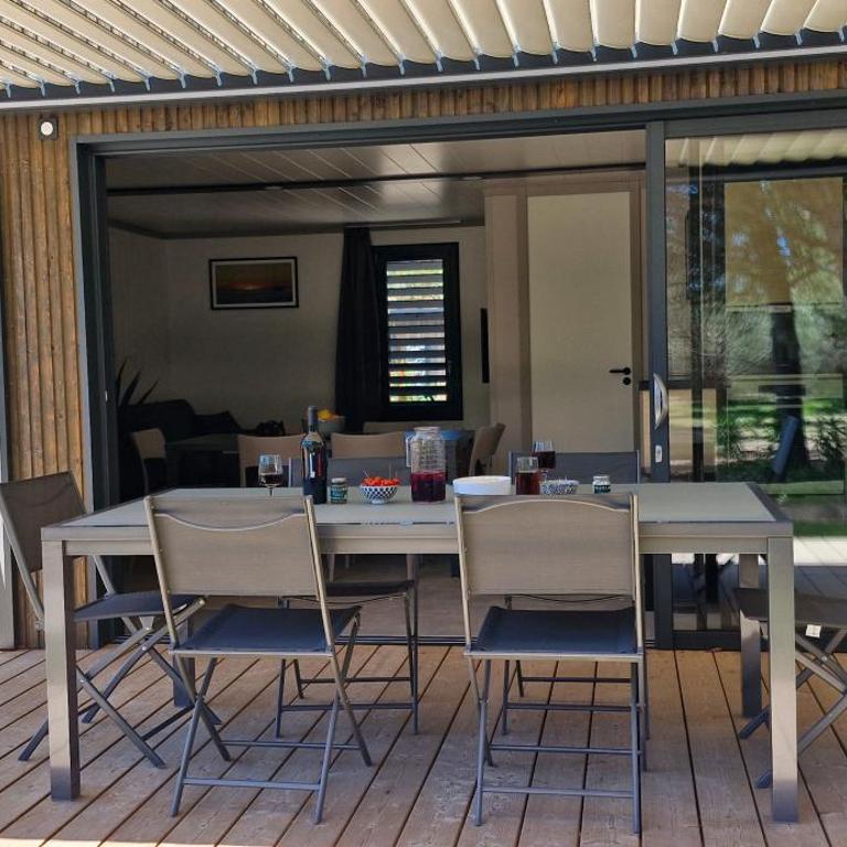 Cottage premium au cœur de la pinède, idéal pour des vacances en familles et entre amis - Maison 2 Chambres - 14