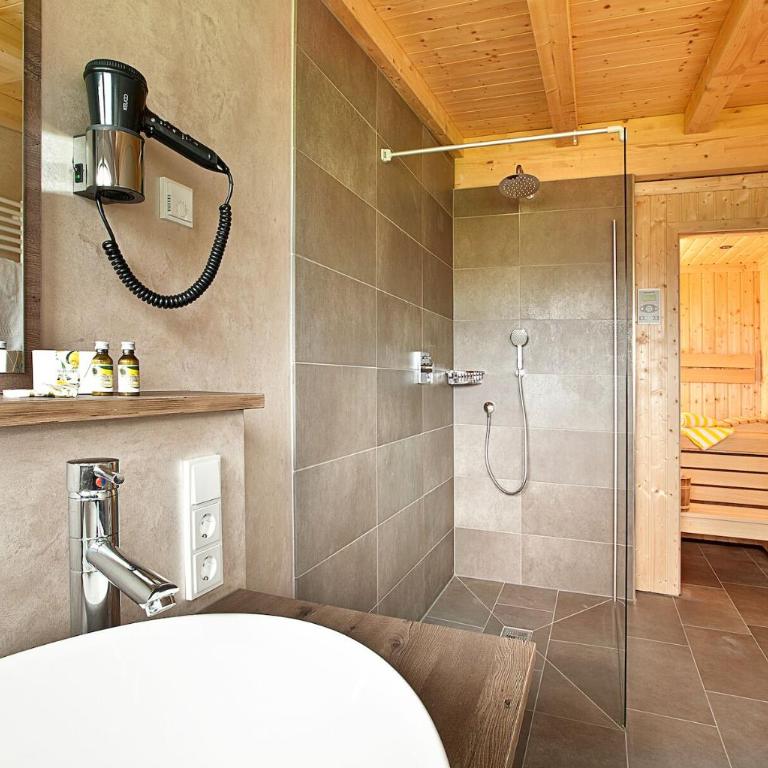 Alpenhaus Steiner - Top-Ferienwohnungen - Sommer-Bergbahn inklusive - Apartment mit 2 Schlafzimmern und Sauna im Apartment - 18
