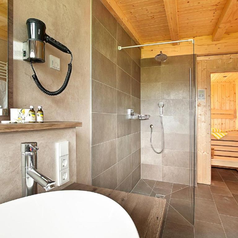 Alpenhaus Steiner - Top-Ferienwohnungen - Sommer-Bergbahn inklusive - Apartment mit 2 Schlafzimmern und Sauna im Apartment - 21