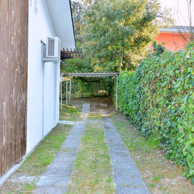 Semi-detached villa with large private garden - Appartamento - 12