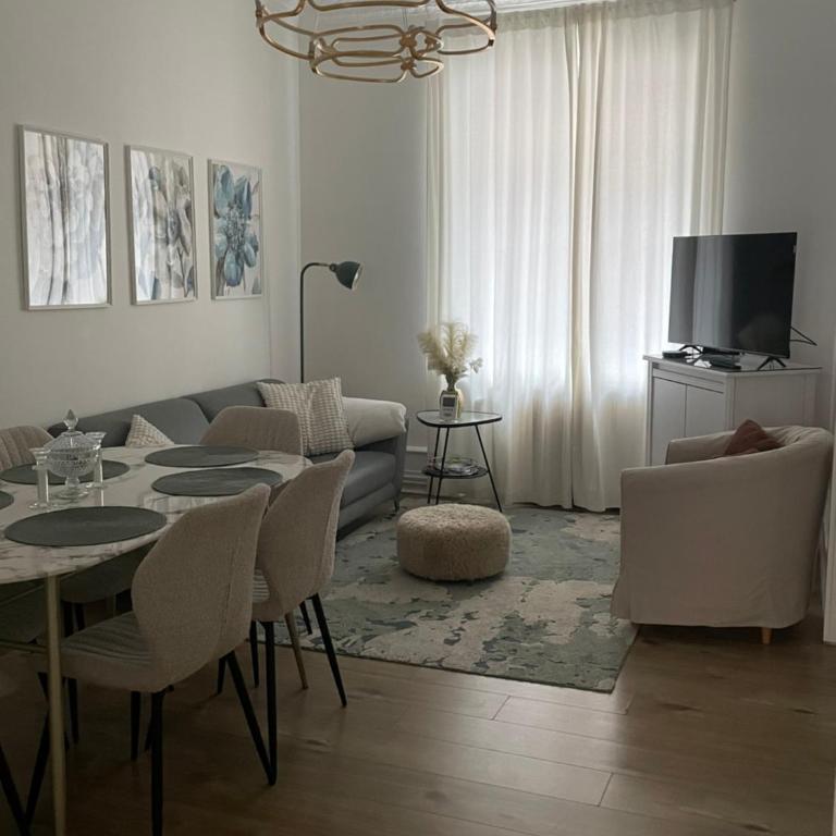Le Rapp 6, Appartement de Standing 3 chambres, 7 personnes &1 bébé, Cosy et familial ultra équipé Emplacement Idéal proche Gare Centre ville Marchés de Noël Quartier Tribunal Contades - Three-Bedroom Apartment - 1