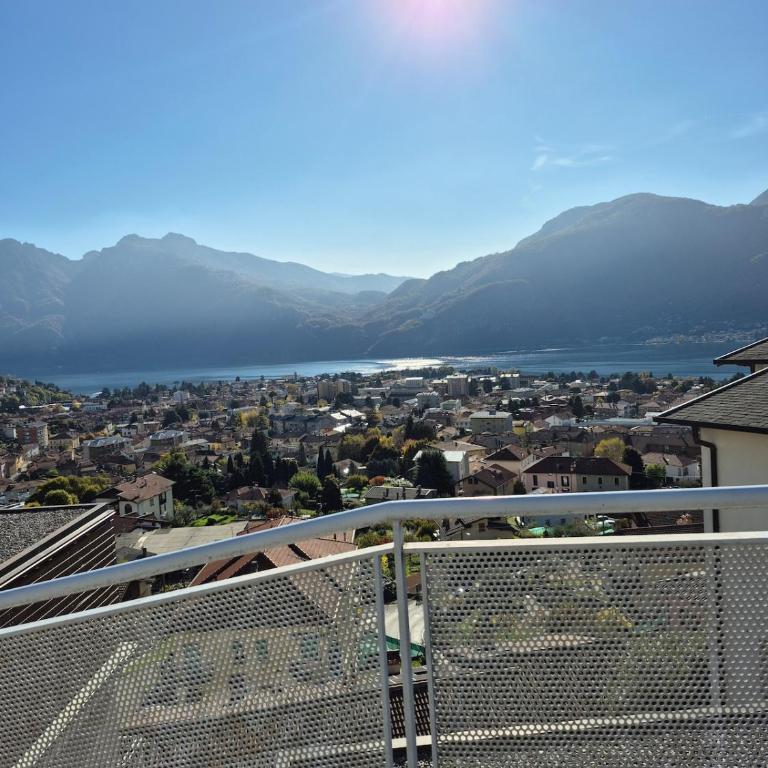 Lake view apartment and private covered parking space- La Terrazza di Jo - Monolocale con Vista Lago - 5