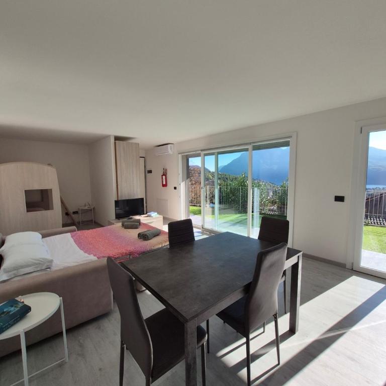 Lake view apartment and private covered parking space- La Terrazza di Jo - Monolocale con Vista Lago - 12