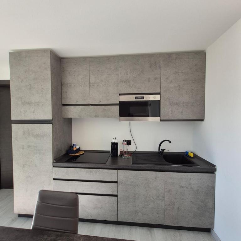 Lake view apartment and private covered parking space- La Terrazza di Jo - Monolocale con Vista Lago - 11