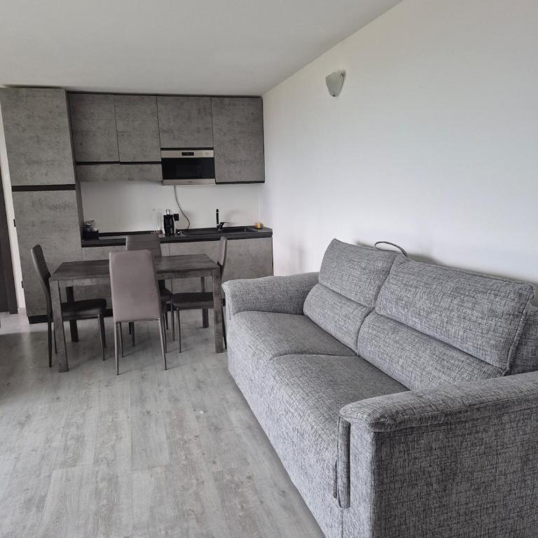 Lake view apartment and private covered parking space- La Terrazza di Jo - Monolocale con Vista Lago - 19