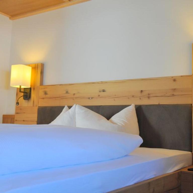 Hotel CENTRAL Bar & Restaurant - Comfort Doppelzimmer - 5